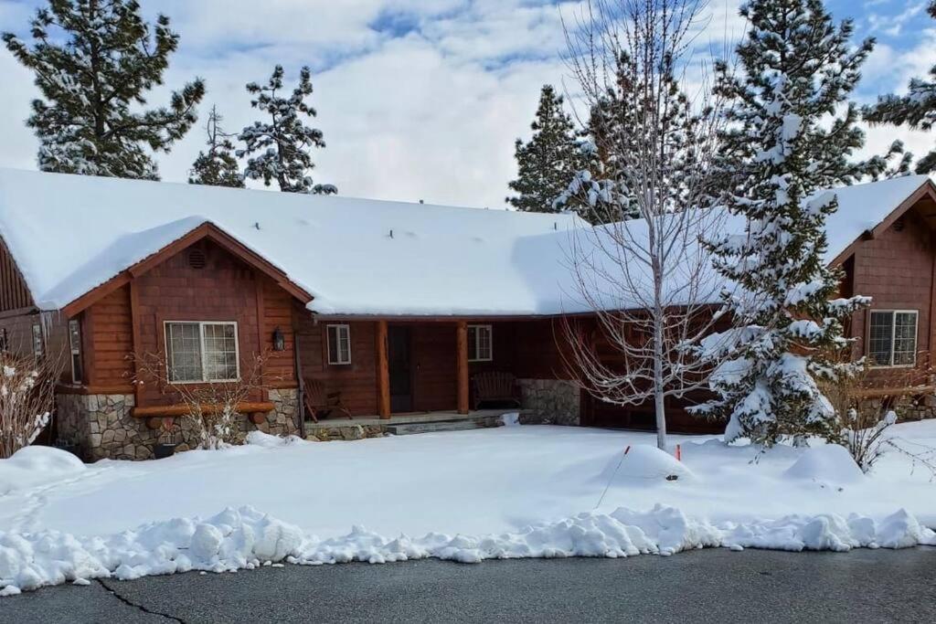 Custom Single Story Cabin With Jacuzzi Pool Table & Big Game Room With Arcade Games Big Bear Lake Esterno foto