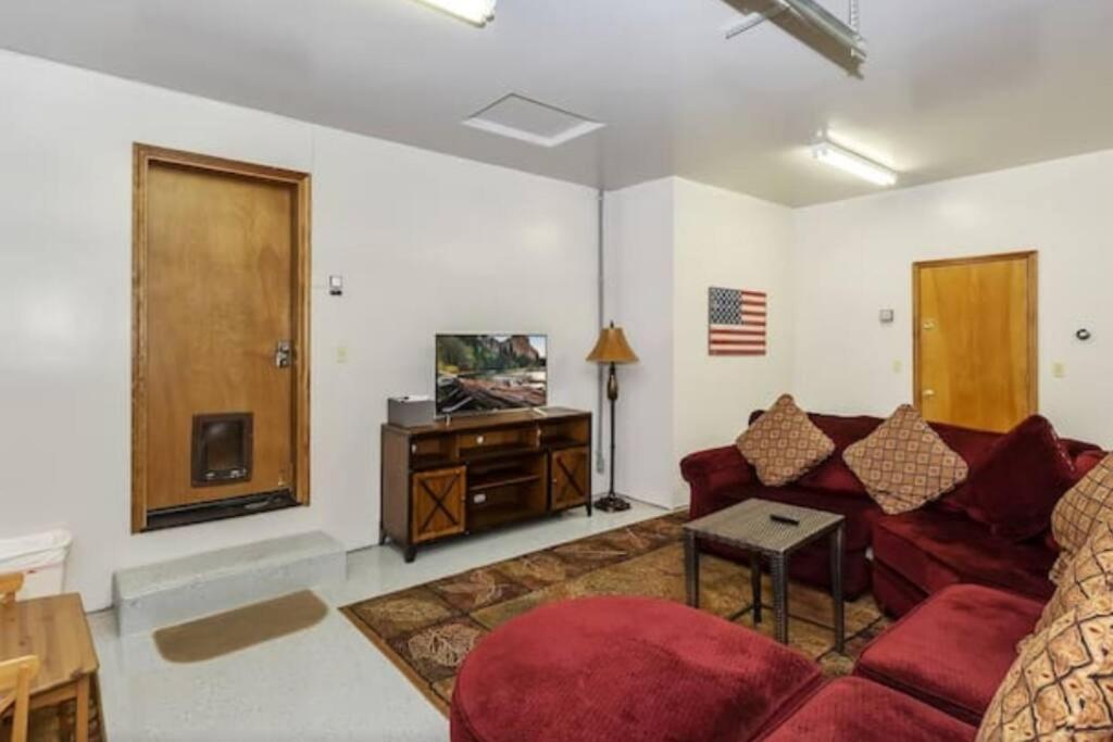 Custom Single Story Cabin With Jacuzzi Pool Table & Big Game Room With Arcade Games Big Bear Lake Esterno foto
