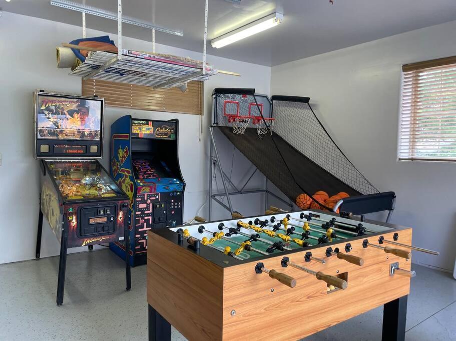 Custom Single Story Cabin With Jacuzzi Pool Table & Big Game Room With Arcade Games Big Bear Lake Esterno foto
