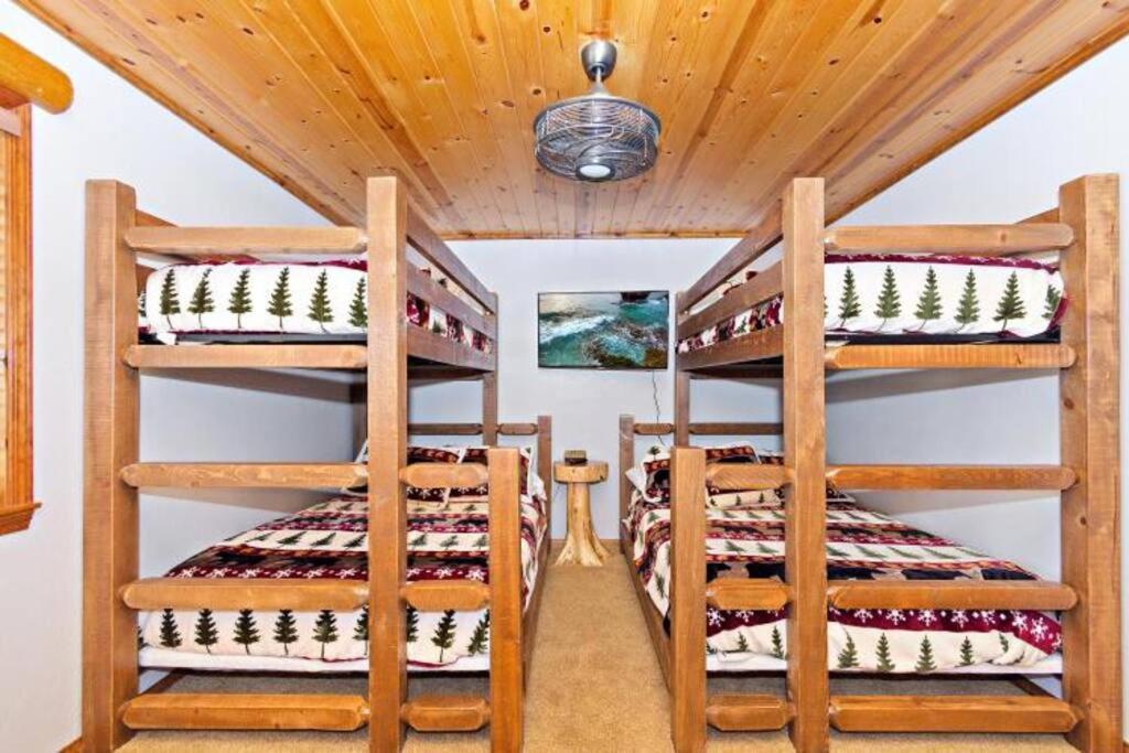 Custom Single Story Cabin With Jacuzzi Pool Table & Big Game Room With Arcade Games Big Bear Lake Esterno foto
