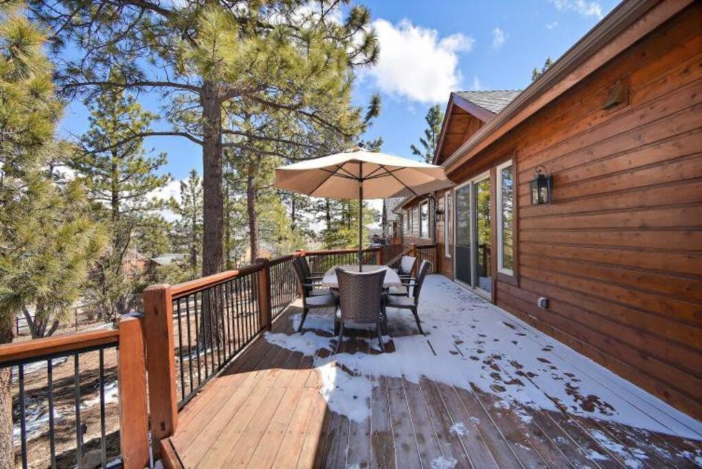 Custom Single Story Cabin With Jacuzzi Pool Table & Big Game Room With Arcade Games Big Bear Lake Esterno foto